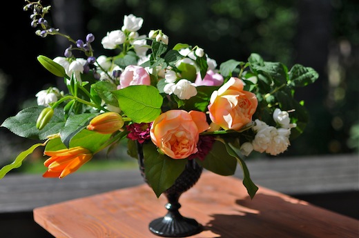 garden rose arrangement by Finch & Thistle Event Design