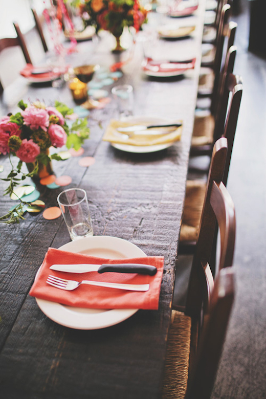 pink and yellow napkins and small gold centerpieces design sponge