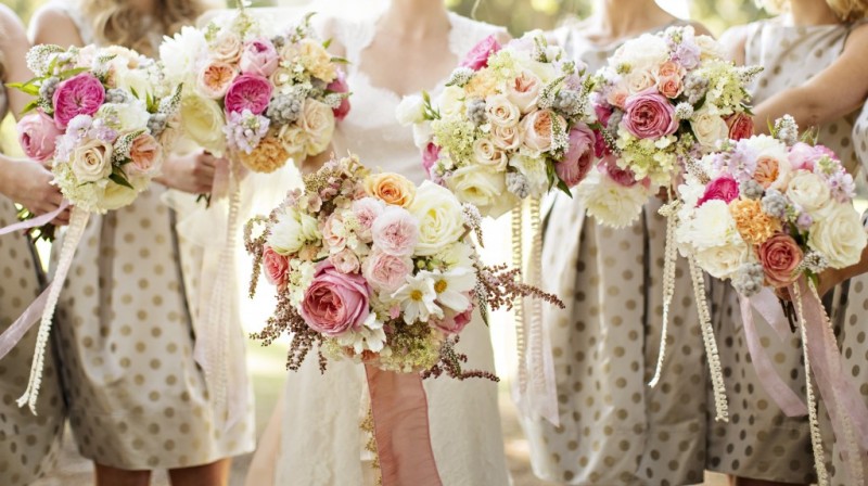 Nikki_Kevin_bridesmaid_bouquets