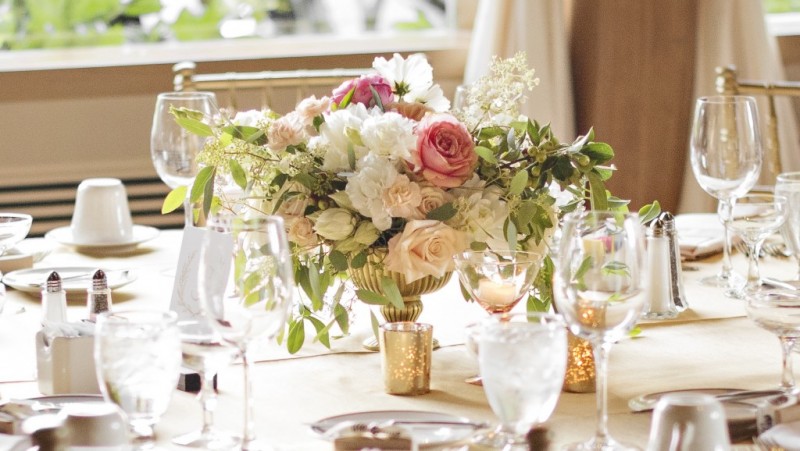 finch and thistle, seattle event designer, floral design, blush, gold